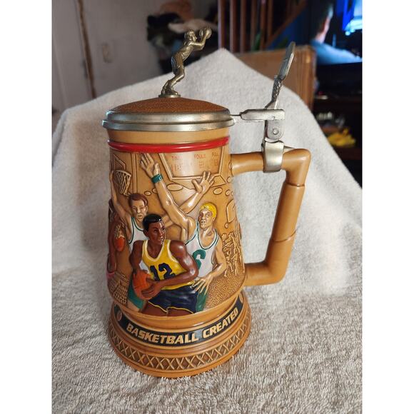 Vintage Avon Beer Stein with lid/ 1993 Avon Collectible Lidded Beer Stein - Picture 2 of 5